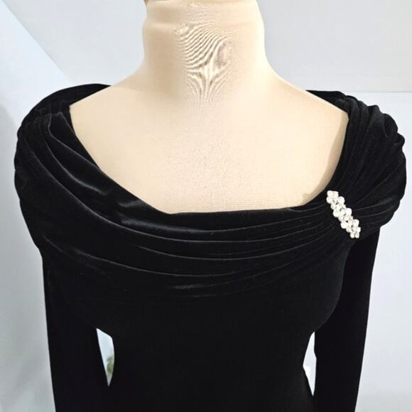Xscape by Joanna Chen Black Crushed Velvet Rhinestone Brooch Dressy Top Small - Picture 5 of 15